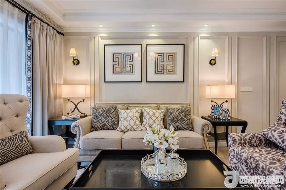 沙發(fā)背景墻選對裝飾畫，才能美了整個客廳空間！