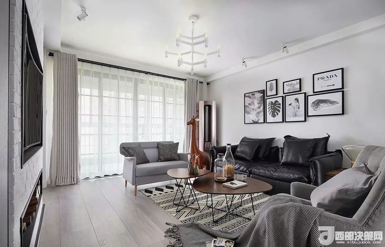 沙發(fā)背景墻選對裝飾畫，才能美了整個客廳空間！