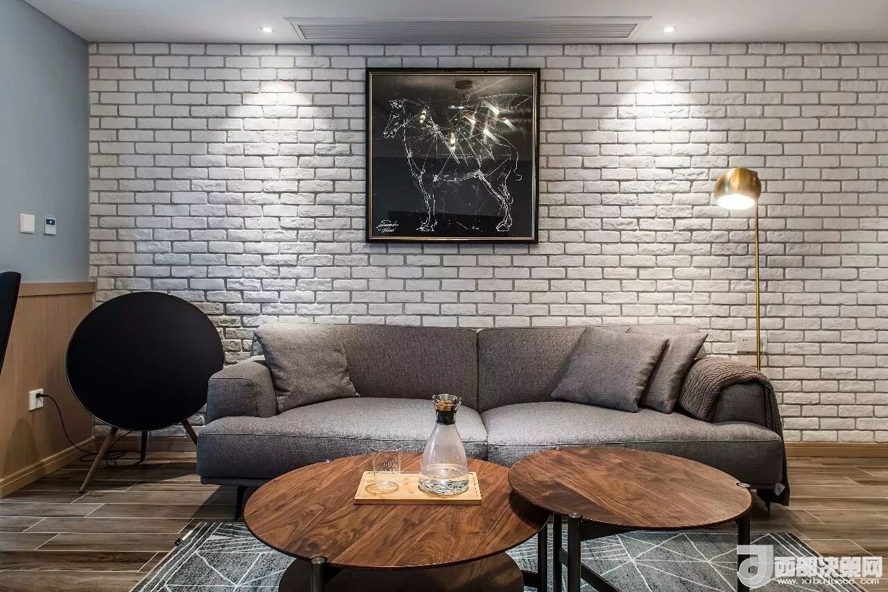 沙發(fā)背景墻選對裝飾畫，才能美了整個客廳空間！