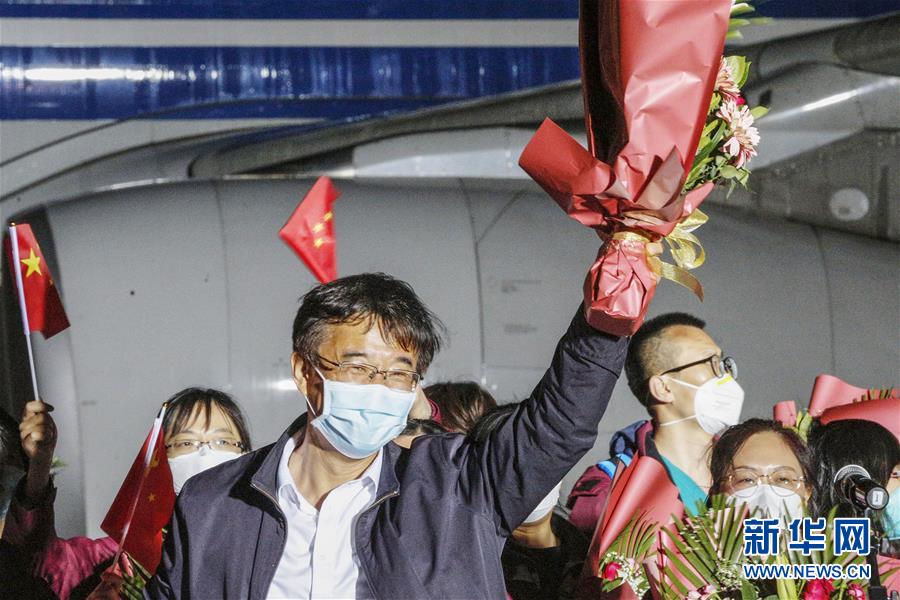 （聚焦疫情防控·圖文互動(dòng)）（9）分秒必爭！一切為了治病救人——中國抗疫生命至上的生動(dòng)實(shí)踐