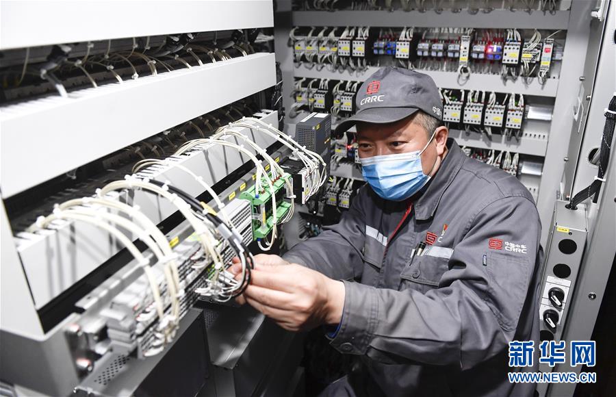 （在習近平新時代中國特色社會主義思想指引下——新時代新作為新篇章·習近平總書記關切事·圖文互動）（9）汗水的味道——記錄奮戰(zhàn)在復工復產一線的勞動者