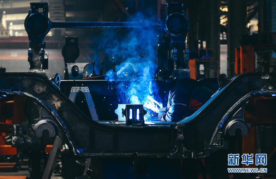 （在習近平新時代中國特色社會主義思想指引下——新時代新作為新篇章·習近平總書記關切事·圖文互動）（3）汗水的味道——記錄奮戰(zhàn)在復工復產一線的勞動者