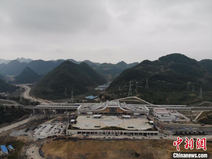 貴州省首條城際高速鐵路——安六鐵路開始聯(lián)調(diào)聯(lián)試。中國鐵路成都局集團(tuán)公司供圖