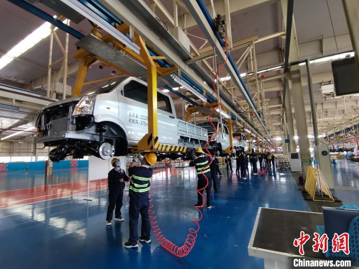 4月初，成功汽車全面復(fù)工復(fù)產(chǎn)。尤其是隨著疫情得到控制，該公司的生產(chǎn)力度也不斷加大?！「唢w 攝