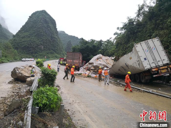事故現(xiàn)場。　黃鵬 攝