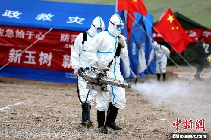 圖為進(jìn)行現(xiàn)場消毒。青海省應(yīng)急廳