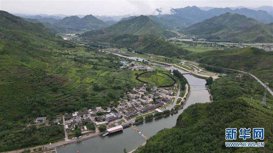 （新華全媒頭條·走向我們的小康生活·圖文互動）（5）長城腳下，小康村串成“珍珠鏈”