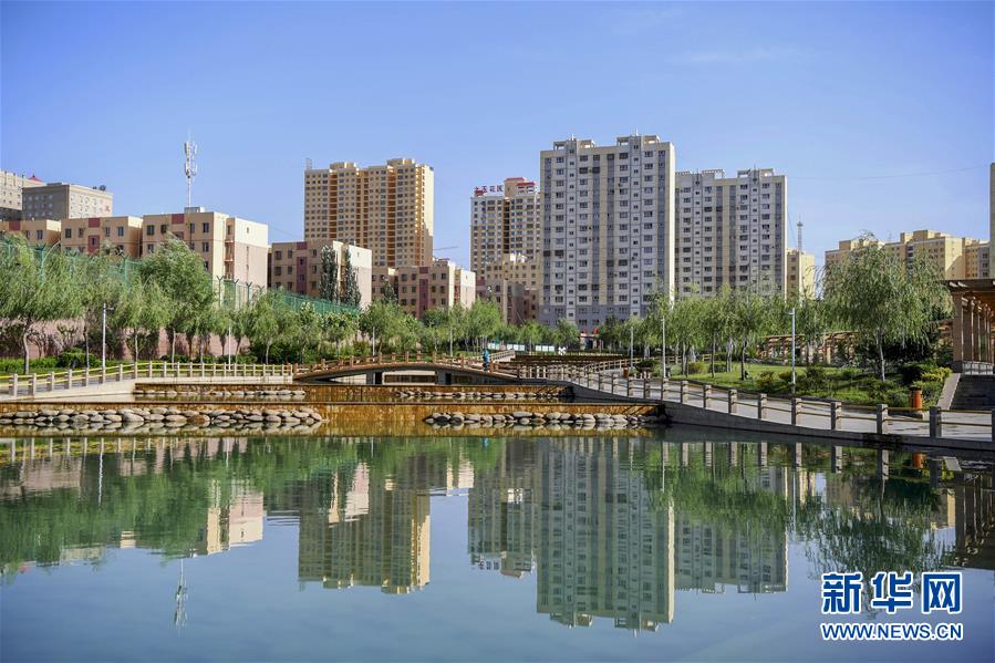 （新華全媒頭條·圖文互動）（8）旗引天山南北　譜寫發(fā)展新篇——以習(xí)近平同志為核心的黨中央關(guān)心新疆工作紀實 