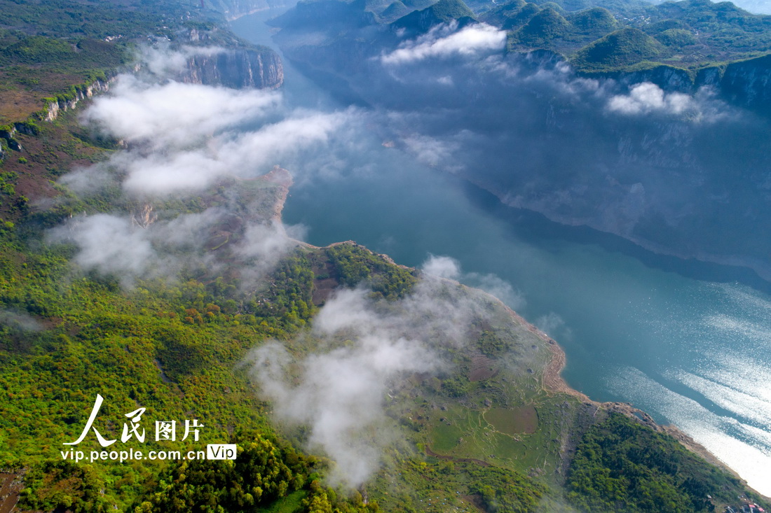 2022年4月3日拍攝的貴州省黔西市新仁苗族鄉(xiāng)境內(nèi)的烏江一級支流六沖河。